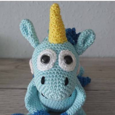 Amigurumi Häkelanleitung Einhorn Fluffy der II.