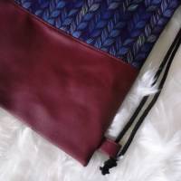 Turnbeutel / Rucksack / Festivalbag aus Softshellstoff mit einem roten Lederstreifen Bild 2