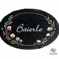 Schiefertürschild oval handbemalt Blumenranke pastell mit Silber Wunschname personalisiert Bild 1