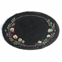 Schiefertürschild oval handbemalt Blumenranke pastell mit Silber Wunschname personalisiert Bild 3