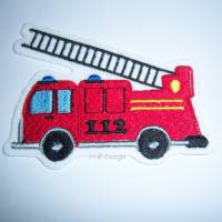 Applikation Feuerwehrauto-tatütata-auf weißen Filz gestickt-Feuer-Auto-112,Notruf,Schultütenapplis, Bild 1
