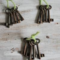 5 kleine alte Schlüssel mit Vintage Patina B Bild 2