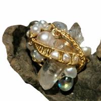 Ring pastell Kristallspitze gelb Perlen weiß verstellbar handgewebt goldfarben boho Bild 2