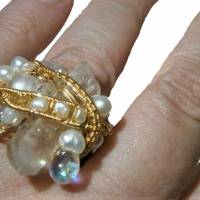 Ring pastell Kristallspitze gelb Perlen weiß verstellbar handgewebt goldfarben boho Bild 3