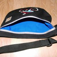 Bauchtasche Gürteltasche Hüfttasche Hip Bag Crossbody-Bag Tasche mit Stickerei Motiv Fahrradfahrer Handmade Bild 6