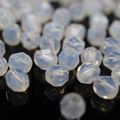50 Stück 4mm Milky White böhmische Perlen