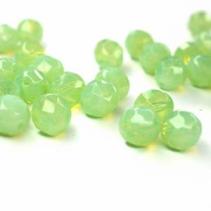 10  Milky Green Lime böhmische Perlen 8mm, tschechische feuerpolierte facettierte Glasperlen DIY Glasschliff Bild 1