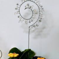 Spirale Blumenstecker Pflanzenstecker Sonnenfänger mit div. weiße Perlen Bild 1