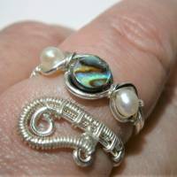 handmade Ring aus Abalone Regenbogen Seeopal mit Keshi Perlen verstellbar Paisley silberfarben Bild 2