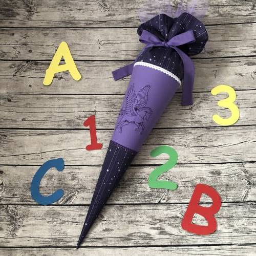 zauberhafte Schultüte mit Pegasus / Einhorn Motiv
