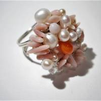 Ring pastell apricot rosa handgemacht Koralle an Perlen in wirework verstellbar handmade Korallenring Bild 4