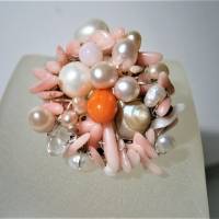 Ring pastell apricot rosa handgemacht Koralle an Perlen in wirework verstellbar handmade Korallenring Bild 5