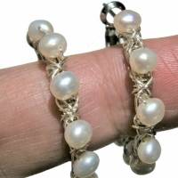 Perlenohrringe handgemachte 35 mm Ohrringe weiße Perlen Creolen Brautschmuck  Süßwasserzuchtperlen Bild 2