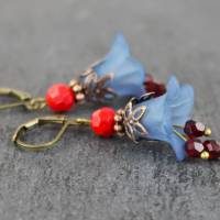 Blütenohrringe in blau und rot, Glockeblumen, romantische Ohrhänger, Schmuck für Frauen Geschenk Bild 1