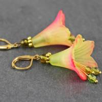Blütenohrringe in lindgrün und pink rot, Glockenblumen romantische Ohrhänger Bild 1