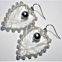 Ohrringe grau Perle und Mondstein handgemacht in wirework silberfarben boho Bild 2