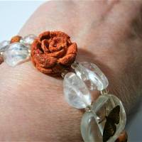 Armband Koralle Rosen und Bergkristall handgemacht Stretcharmband Schaumkoralle boho handmade Bild 5