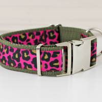 Hundehalsband oder Hundegeschirr mit Leoparden Muster, Animal Print, Safari, oliv, gold und pink, Leopard, Katze, trendy Bild 2