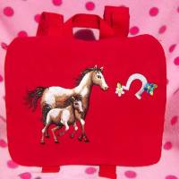 Kindergartenrucksack Motiv" Pferd mit Fohlen" Bild 1