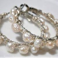 Perlenohrringe handgemachte 35 mm Creolen weiße Barockperlen Brautschmuck Süßwasserzuchtperlen Bild 1