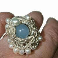 Ring handgewebt blau Quarz Perlen weiß in wirework silberfarben handmade Bild 3