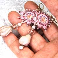 rosa bohemian keramikblüten ohrringe, lässige boho hippie ohrhänger, geschenk, beadwork ohrringe Bild 4