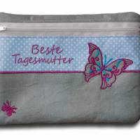 Personalisierte waschbare Universal-Tasche Beste Mama Tagesmutter Stickerei Schmetterling Krimskramstasche Geschenkidee Bild 1