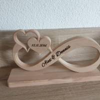 Unendlichkeitszeichen/Endlosschleife/Infinity Unikat aus Buchenholz personalisiertes Geschenk zur Hochzeit Bild 3