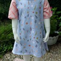 Mädchenkleid Sommerkleid kurzarm Größe 104 - zarte Blümchen hellblau lachs Bild 2