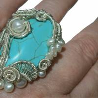 Ring mit Türkis und Perlen weiß handgemacht in wirework silberfarben türkisgrün verstellbar boho chic Bild 1
