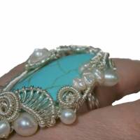 Ring mit Türkis und Perlen weiß handgemacht in wirework silberfarben türkisgrün verstellbar boho chic Bild 4