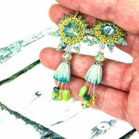 grün, blaue bohemian keramikblüten ohrringe, lässige boho hippie ohrhänger, geschenk, beadwork ohrringe Bild 2