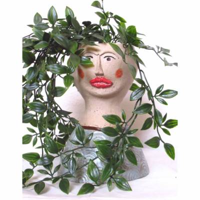 Blumenfrau aus Keramik, Gartenkeramik , Wohnaccesoires