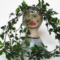 Blumenfrau aus Keramik, Gartenkeramik , Wohnaccesoires Bild 3