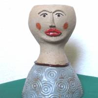 Blumenfrau aus Keramik, Gartenkeramik , Wohnaccesoires Bild 4