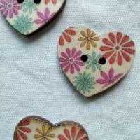 Holzknopf Herz mit Blumen, bedruckt, bunt, Knopf, Knöpfe, Blümchen Bild 3