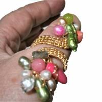 Ring pink grün verstellbar handgemacht Perlmutt und Biwaperlen im wirework Spiralring goldfarben handgewebt Bild 1