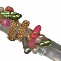 Ring pink grün verstellbar handgemacht Perlmutt und Biwaperlen im wirework Spiralring goldfarben handgewebt Bild 3