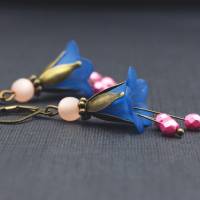 Blütenohrringe in blau und rosa, Glockenblumen Ohrringe, Geschenk für Frauen, ethno Schmuck Bild 1