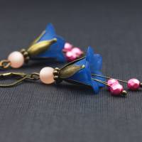 Blütenohrringe in blau und rosa, Glockenblumen Ohrringe, Geschenk für Frauen, ethno Schmuck Bild 2