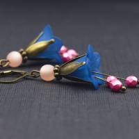 Blütenohrringe in blau und rosa, Glockenblumen Ohrringe, Geschenk für Frauen, ethno Schmuck Bild 3