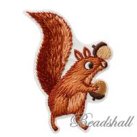 Bügelbild Eichhörnchen mit Eicheln Dekoration Applikation Bild 1
