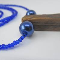 Hübsche Perlenkette mit blauen Mini Glasperlen und Treibholz Bild 7