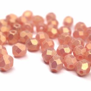 50   Sueded Gold Milky Pink böhmische Perlen 4mm, tschechische feuerpolierte facettierte Glasperlen DIY Glasschliff 4mm Bild 3