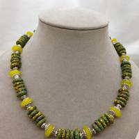 Halskette - afrikanische handgemachte Krobo-Glas-Rondelle - Recycled Beads - grün, gelb, silber - 46 cm Bild 3