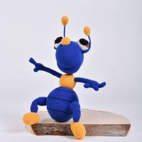 Handgefertigte gehäkelte Puppe Ameise "Peter" aus Baumwolle, Amigurumi handmade Ameise, besonderes Geschenk für Bild 1