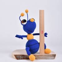 Handgefertigte gehäkelte Puppe Ameise "Peter" aus Baumwolle, Amigurumi handmade Ameise, besonderes Geschenk für Bild 4