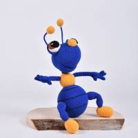 Handgefertigte gehäkelte Puppe Ameise "Peter" aus Baumwolle, Amigurumi handmade Ameise, besonderes Geschenk für Bild 6