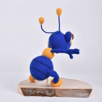 Handgefertigte gehäkelte Puppe Ameise "Peter" aus Baumwolle, Amigurumi handmade Ameise, besonderes Geschenk für Bild 7
