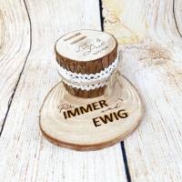 Hochzeit Ringkissen aus Holz, mit Namen, Datum und Wunschtext personalisiert inkl einer personalisierten Baumscheibe Bild 2